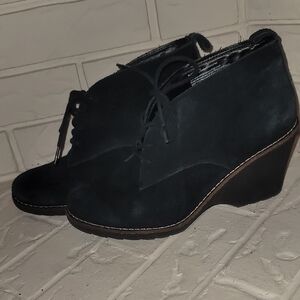 White Mountain Black Suede Ankle Booties